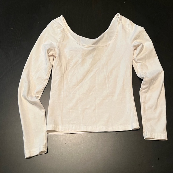 White Long Sleeve Scoop Neck Shirt with Eyelashes and Low Back, Size XS - Picture 4 of 4